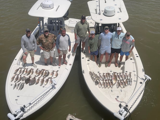 Full Day Inshore - 26' Blackjack In Boothville-Venice