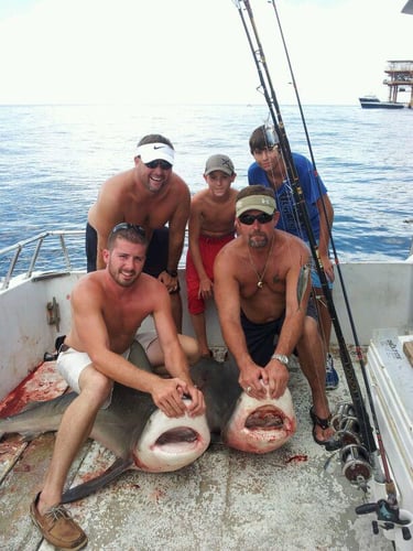 9 Hour Offshore Trip- 42' Delta in Galveston