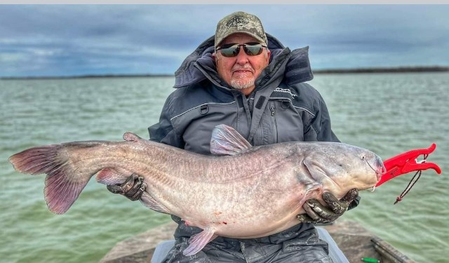 Lake Ray Hubbard Trophy Catfish Trip In Dallas