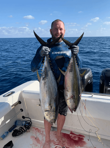 Costa Rica Offshore Fishing - 25' Stamas