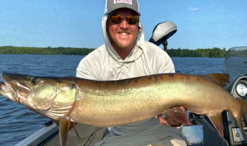 Wallhanger Musky Guide Trips In Eagle River