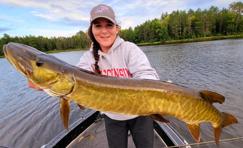 Wallhanger Musky Guide Trips in Eagle River