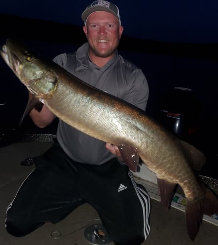 Wallhanger Musky Guide Trips In Eagle River