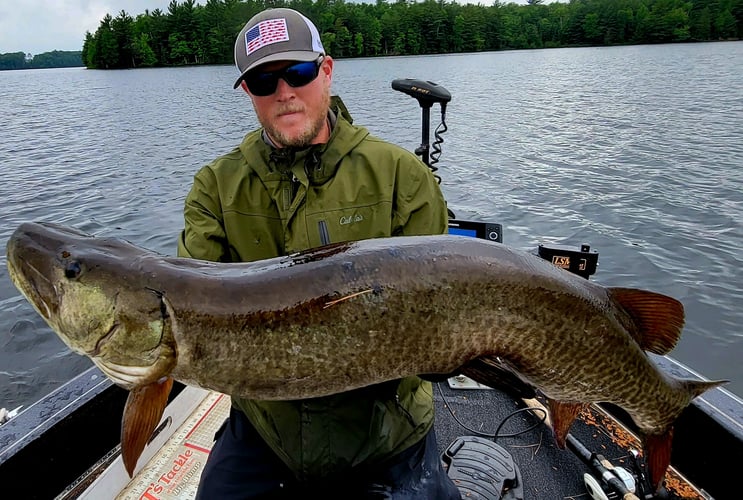 Wallhanger Musky Guide Trips in Eagle River