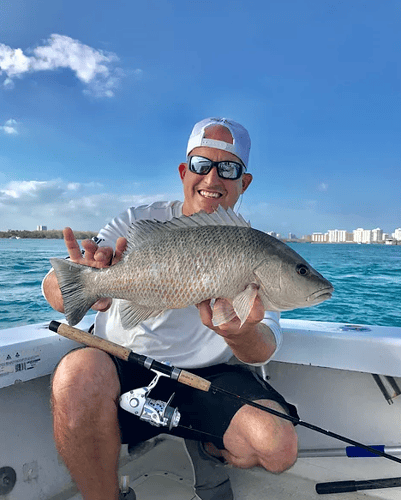 Inshore Charter - 22' Pathfinder in Miami Beach
