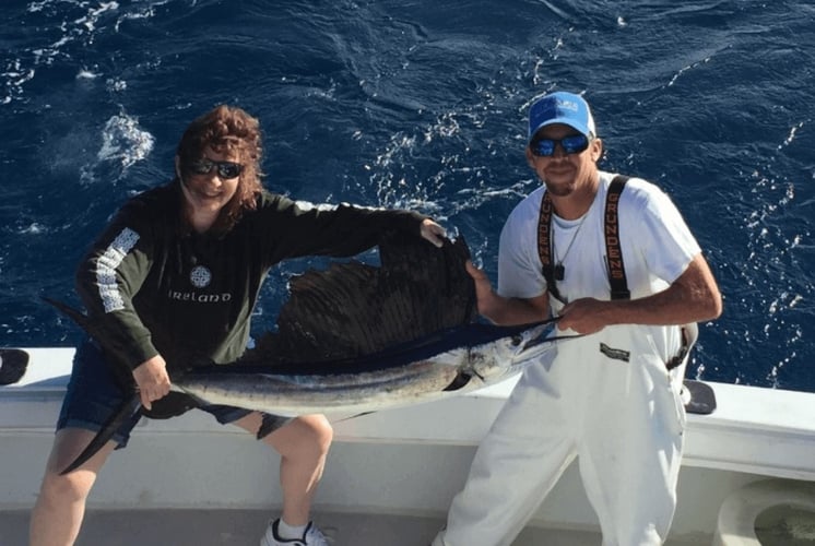 Full Day Offshore - 40' Key West in Islamorada