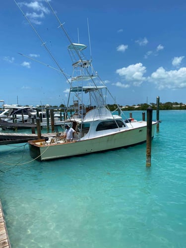 Full Day Trip - 37' Merritt in Islamorada
