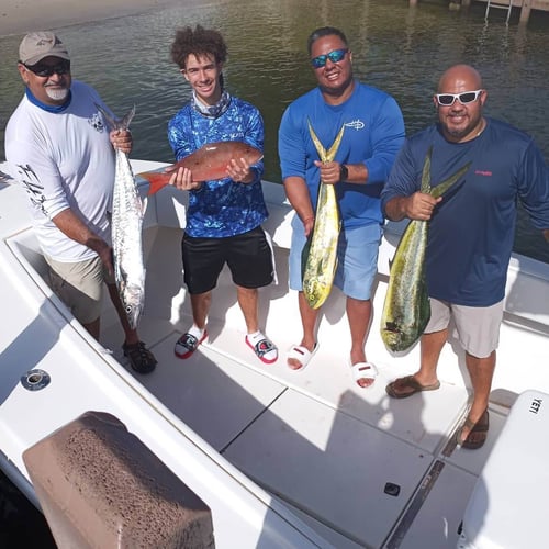 28’ Contender Center Console In Riviera Beach