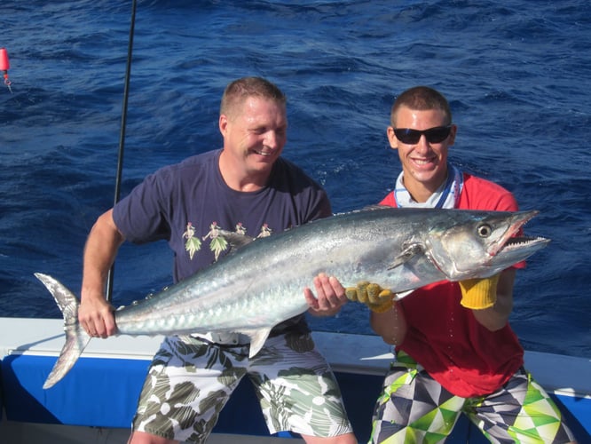 Chasing Tuna & Wahoo - 31’ Rampage In Riviera Beach