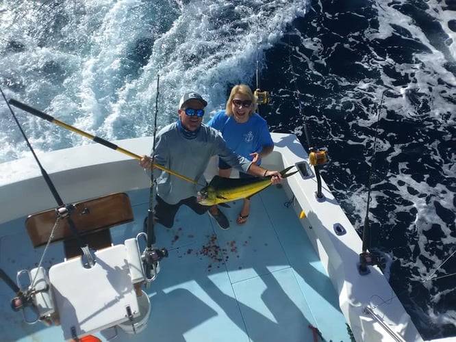 Full Day Offshore Fishing Trip in Riviera Beach