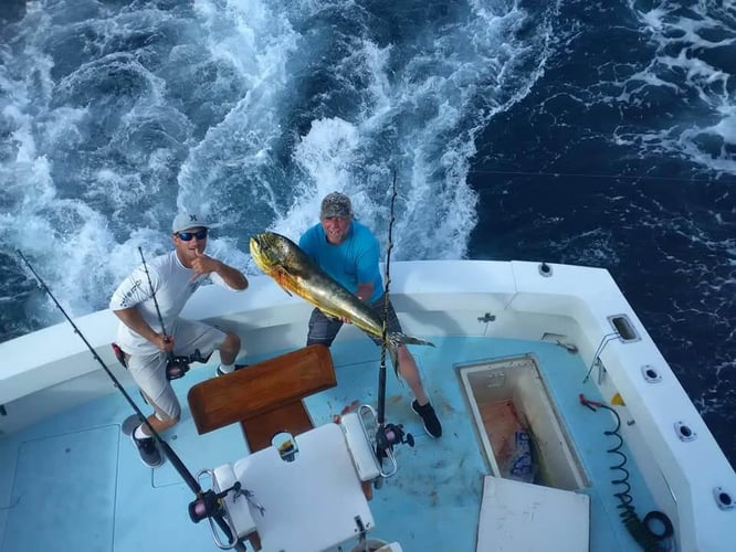 Full Day Offshore Fishing Trip in Riviera Beach