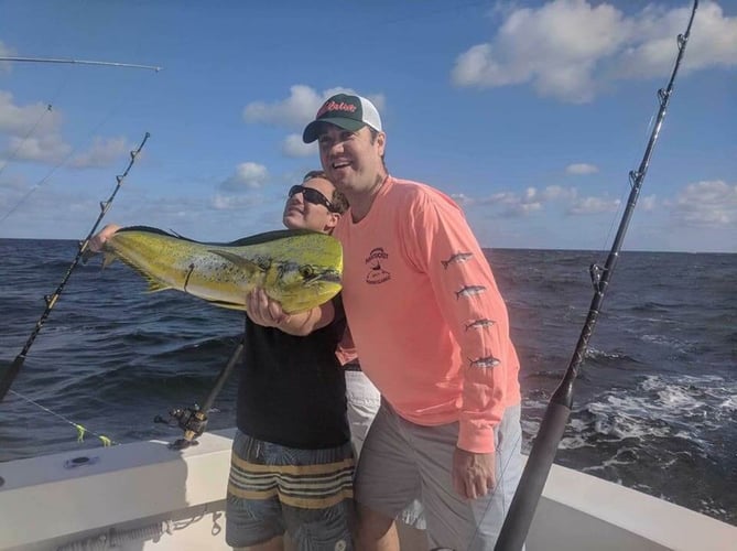 Full Day Offshore Fishing Trip in Riviera Beach