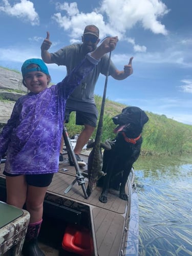 Iguana Hunt/Peacock Bass Combo With Retriever Dog In Plantation