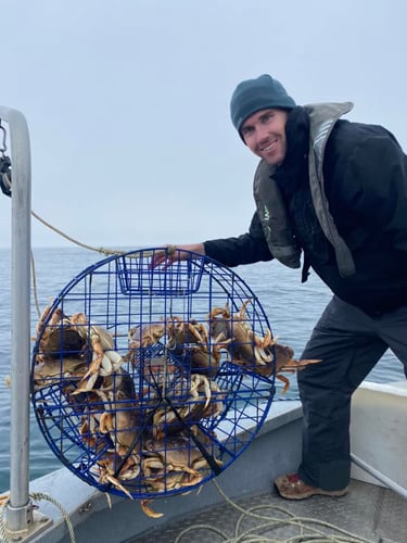 Salmon, Bottom Fishing & Crab Pots In Hubbard