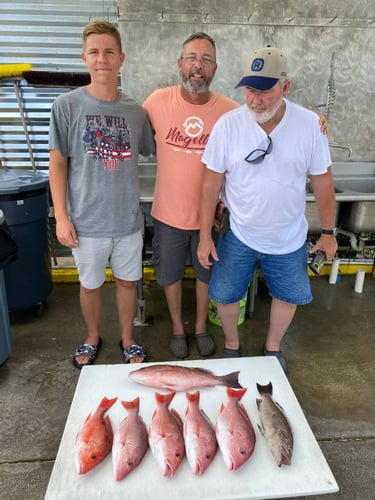 Big Group Bay Trip In Destin