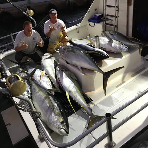 Sportfishing Kauai - 34' Radon In Lihue