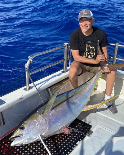 Sportfishing Kauai - 34' Radon In Lihue