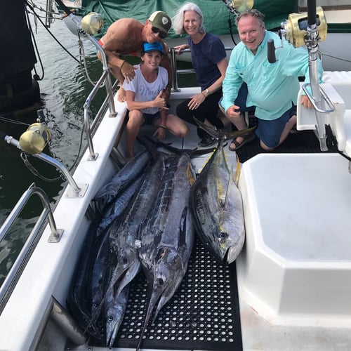 Sportfishing Kauai - 34' Radon In Lihue
