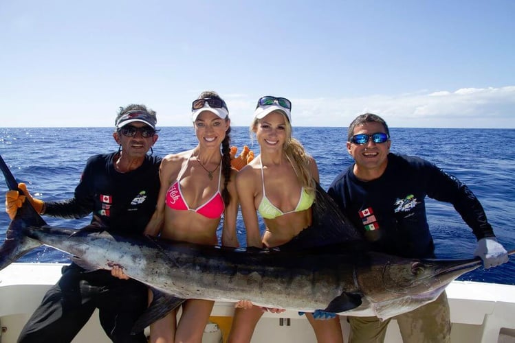 Finger Banks Trip - 43' Riviera In Cabo San Lucas