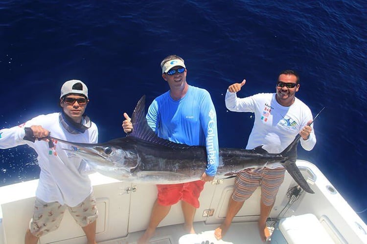 Finger Banks Trip - 43' Riviera In Cabo San Lucas