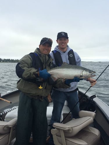 Columbia River Trophy Salmon In Portland
