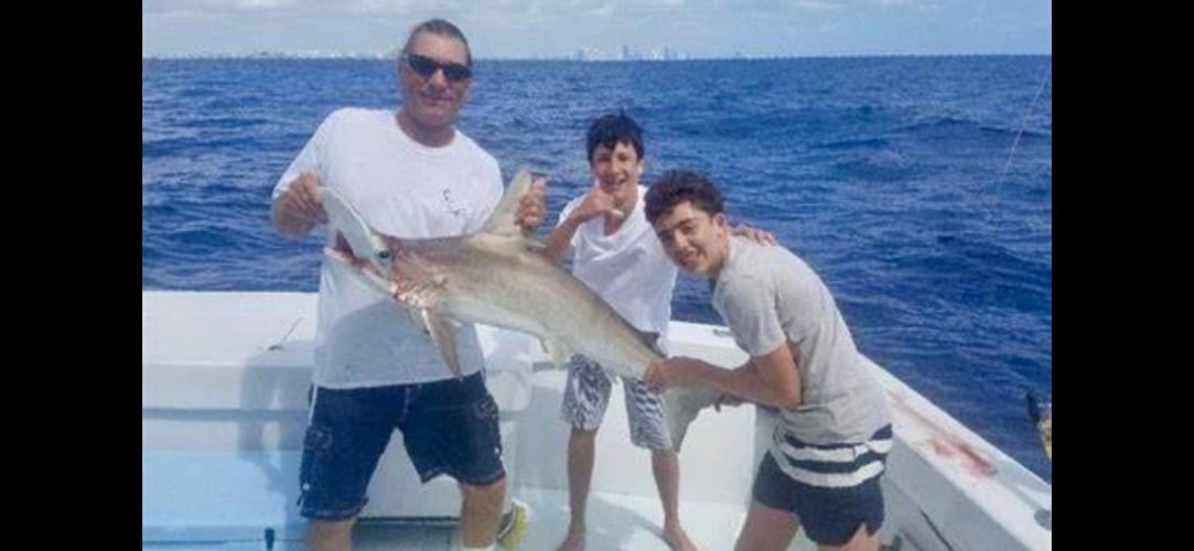 Shark Encounter - 48’ Yacht Sport Fish In Tierra Verde