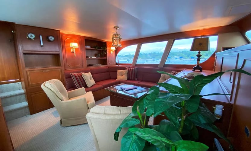 Ultra-Luxury 80' Sport Yacht In Riviera Beach