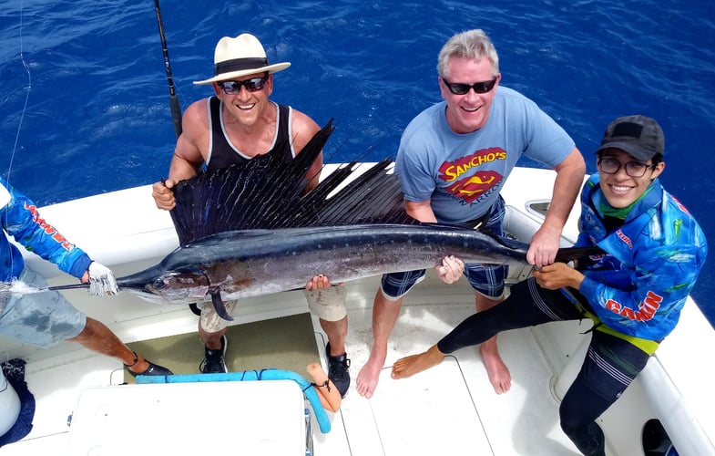 Fishing Charter In Cancun 35ft For 9px In Cancún