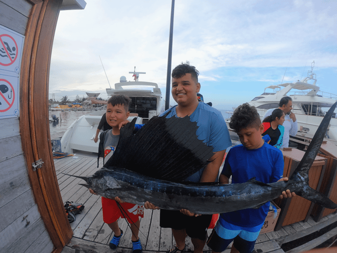 Cancun Charter - 35ft For 9px In Cancún