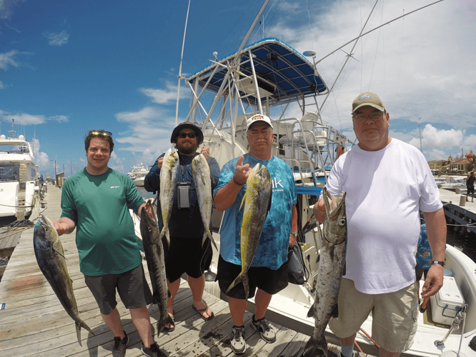 Fishing Charter In Cancun 35ft For 9px In Cancún