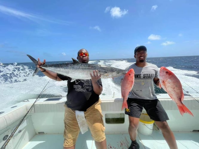9 Hour Offshore Trip- 42' Delta in Galveston