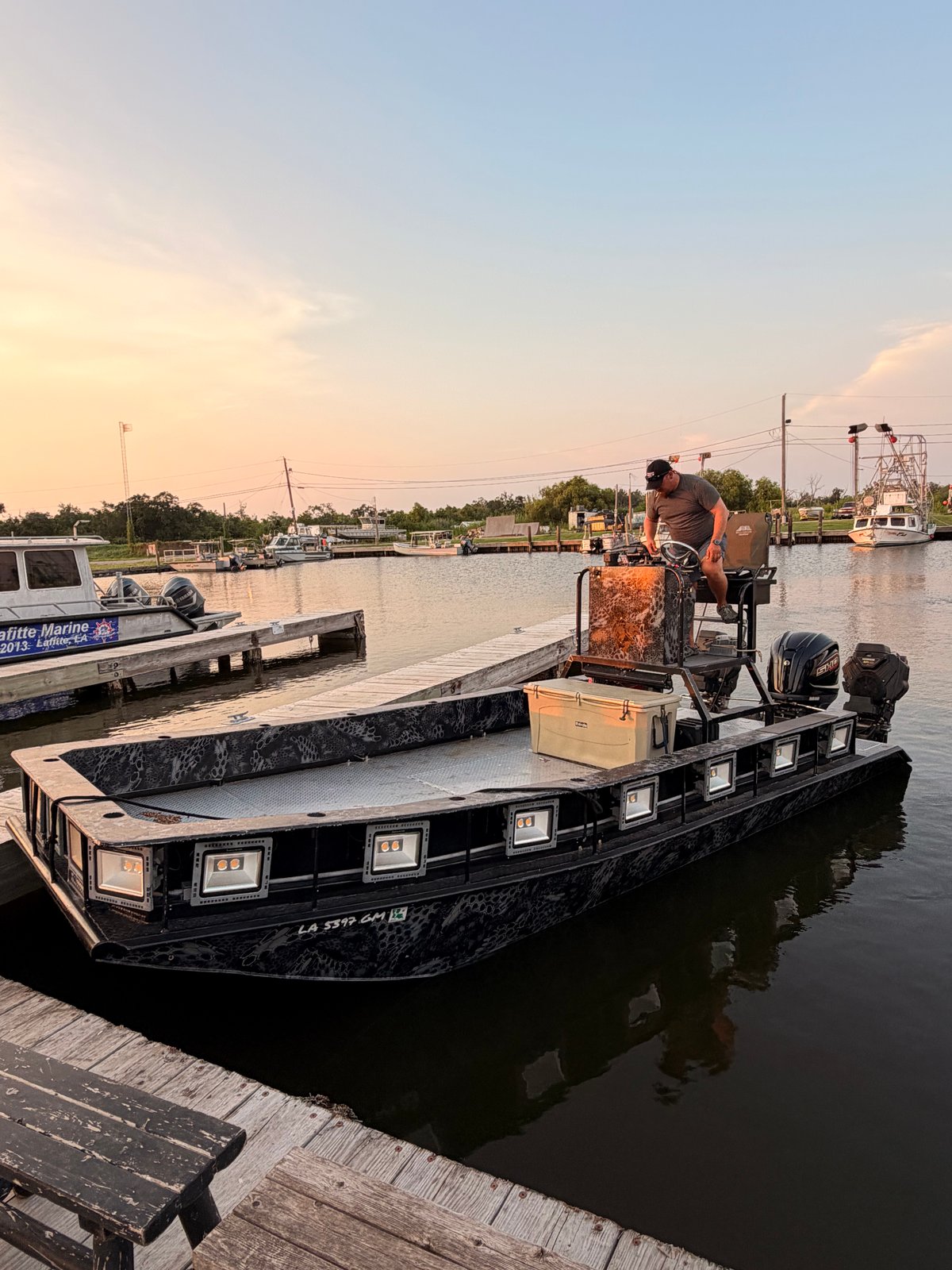 Boat photo for Night Time Bowfishing Big Boat