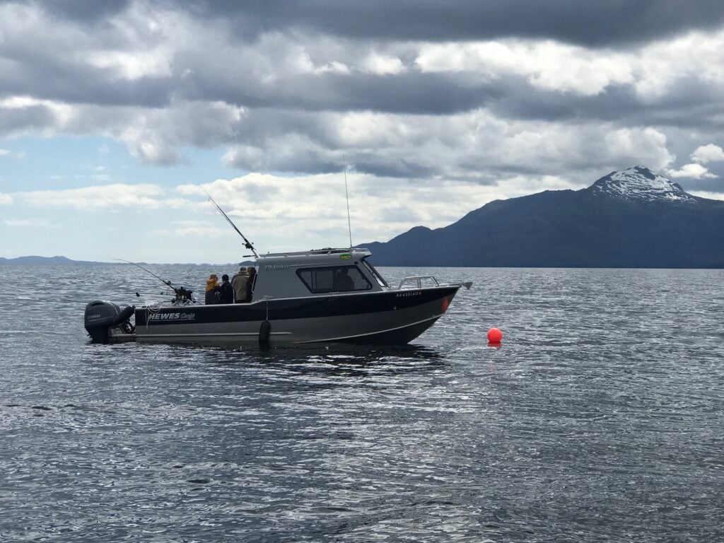 Boat photo for Salmon Trip - 32' Crozier Craft