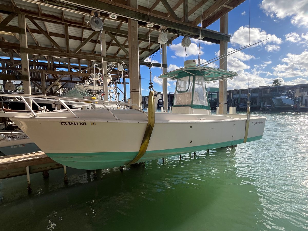 Boat photo for Play Tug War With Big Fish