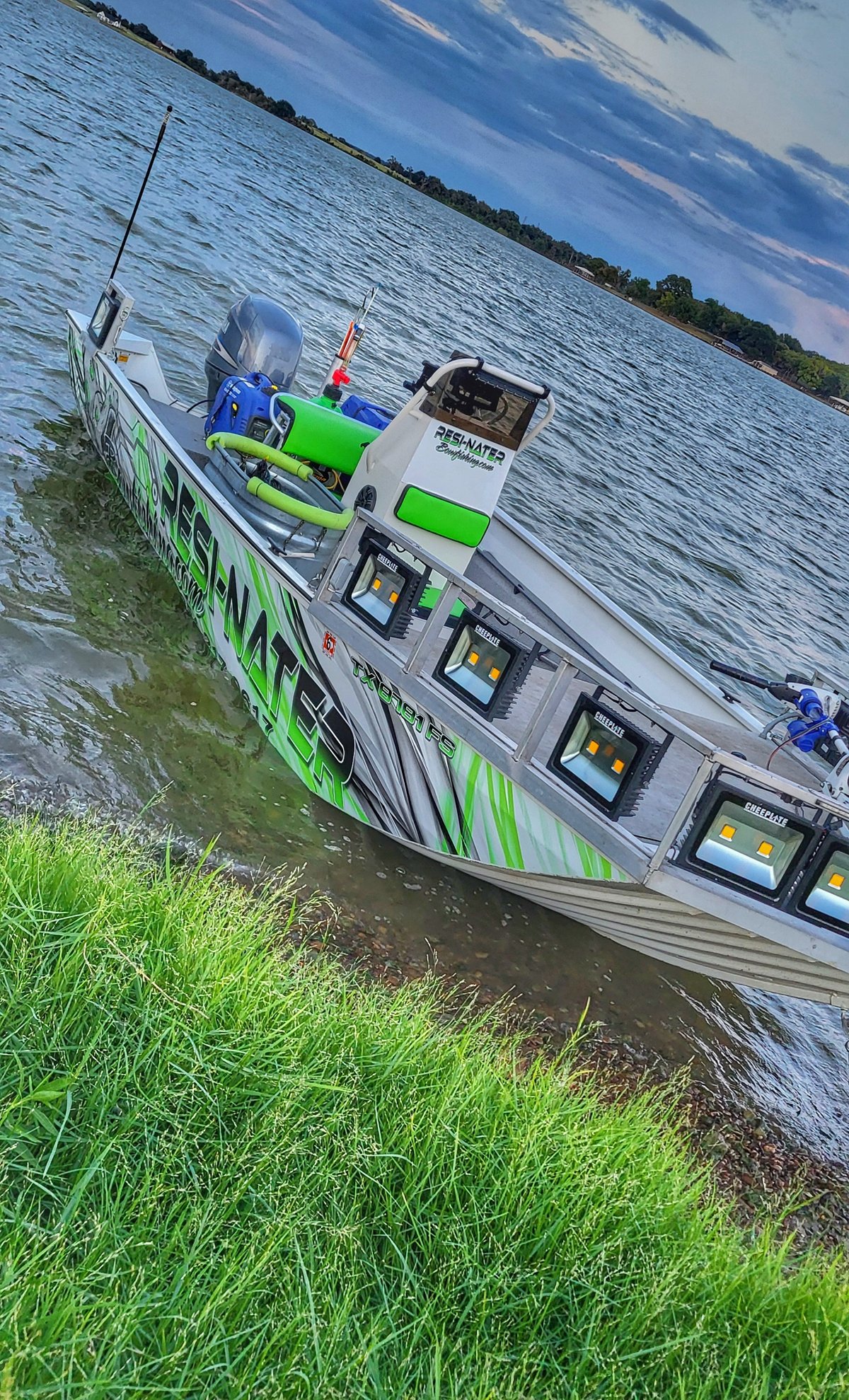 Boat photo for Bowfishing Charter