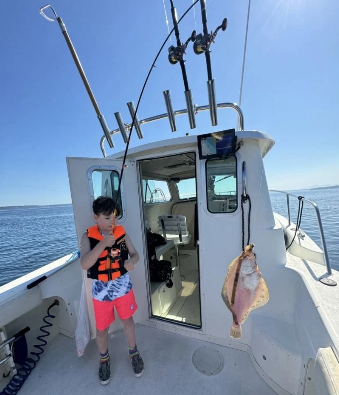 Boat photo for Salmon/Crab Combo