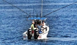 Explosive Offshore Action - 26' Super Panga