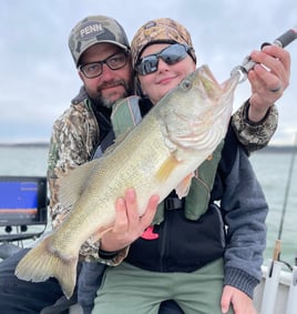 Sonar-intensive White Bass Fishing