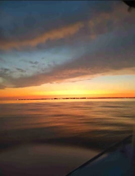 Sunset Cruise - 25' Hydrasports 