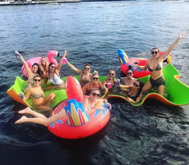 Sandbar Splash And Yacht Tour