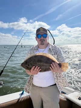 4 HR Inshore 24.5' Bay Boat