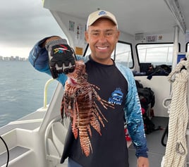 Lionfish Hunting Thriller!