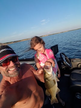 Fish with a PRO on Canyon Lake, TX!