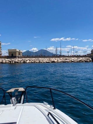 Tour giro in barca a Napoli