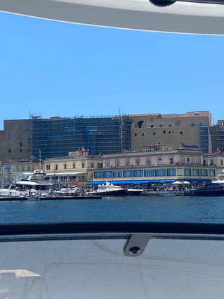 Tour giro in barca a Napoli