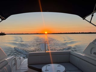 3 Hr – Dolphin & Sunset Cruise