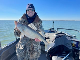 Lake Erie Walleye Hunt
