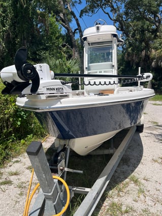 Everglades 243 Up To 4 Anglers