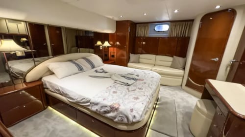 Private Yacht Tour 75' Princess