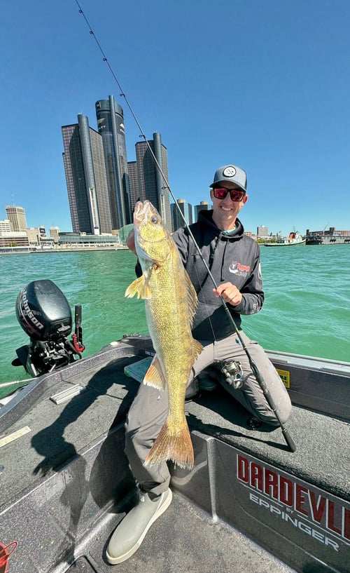 Bass And Walleye Jigging Trip